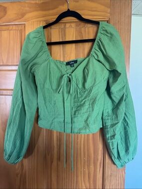 Lulu's Sage Green Tie-Front Puff Sleeve Crop Top
